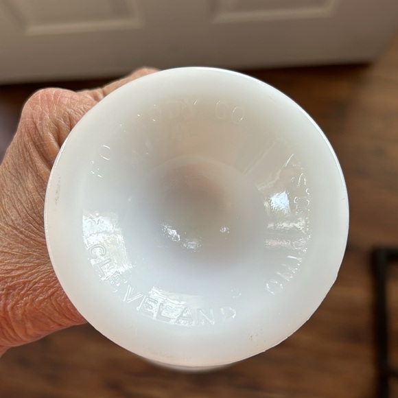 Vintage EO Brody Co Pedestal Honeycomb Milk Glass Compote - Picture 3 of 7